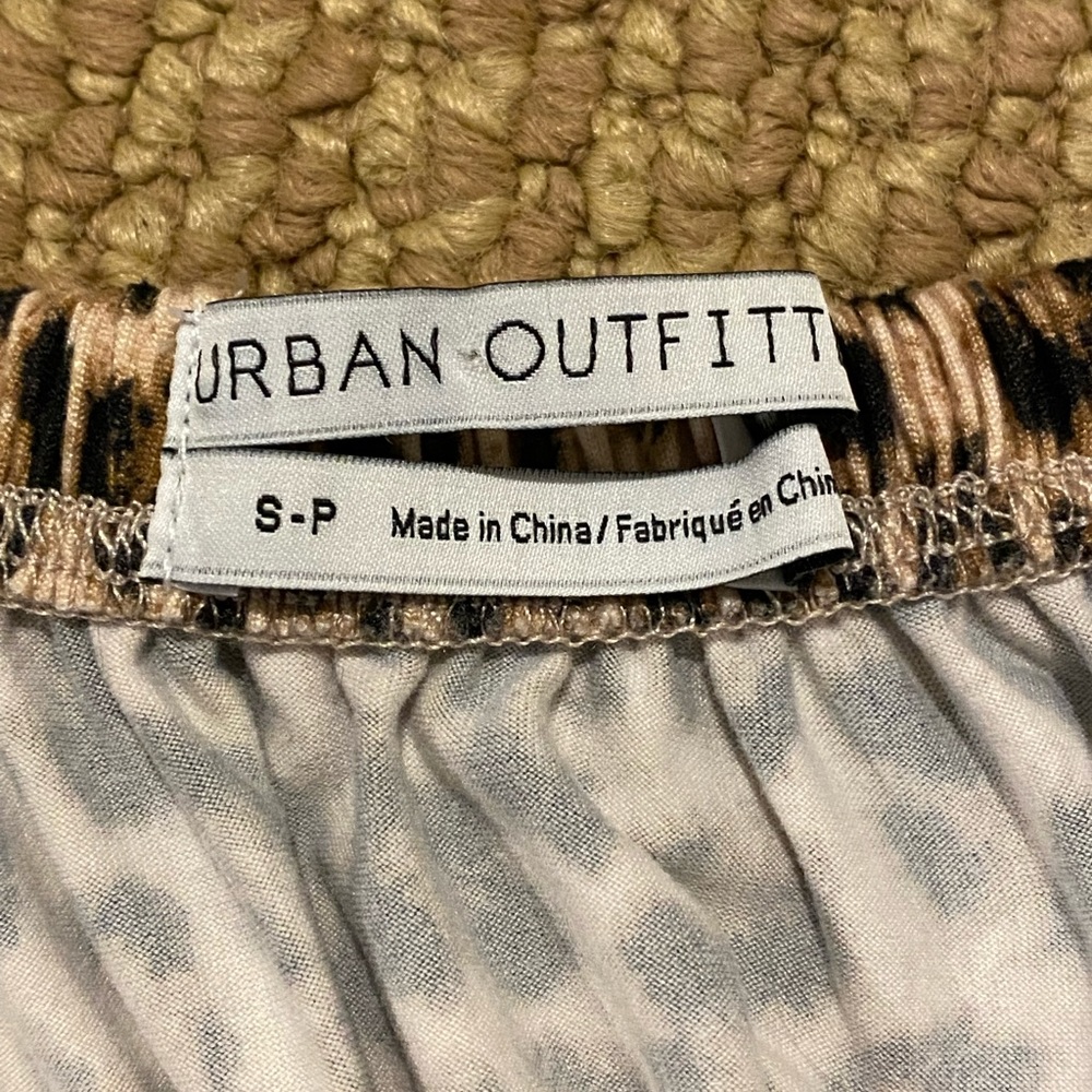 UO tie front cheetah top - Picture 2 of 3